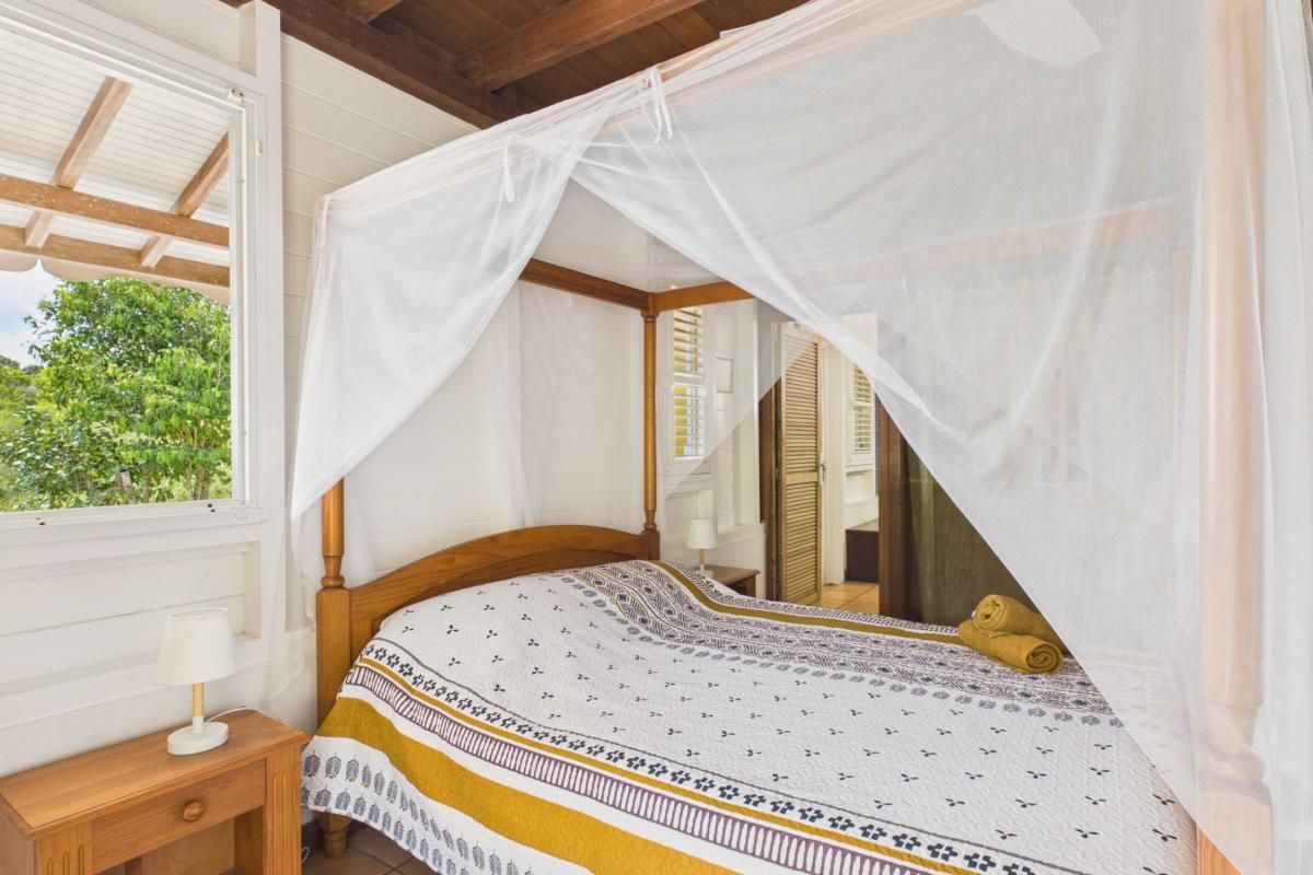 villa-avec-piscine-riviere-salee-martinique-7-pers - chambre 2 RDC